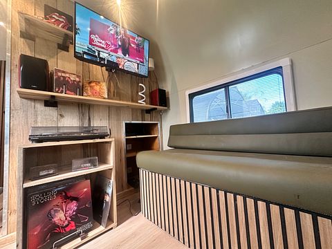 Uniek overnachten in een retro streamcamper - 5