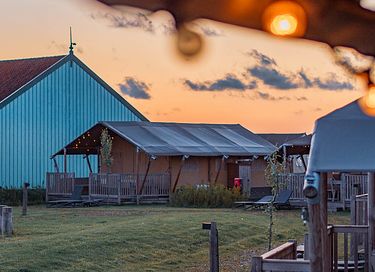 8 person glamping tent by the water - 12