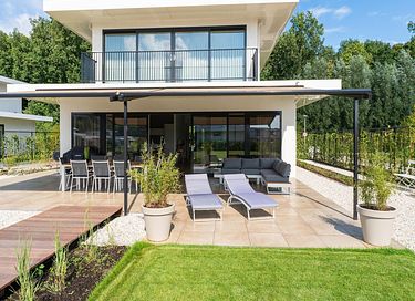 Villa (8p) met grote tuin aan het water - 3