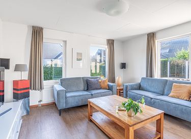 Holiday home with garden close to the sea - 2