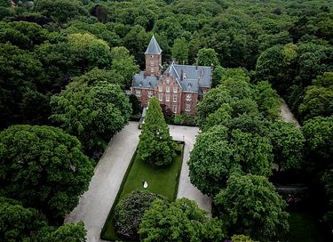 Passez la nuit dans la suite nuptiale du domaine. - 1