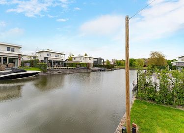 Luxury 4-person house on the water - 26