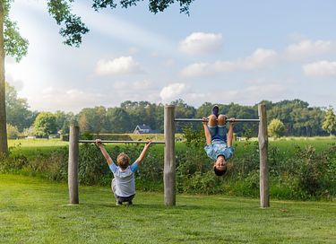 Luxe familielodge met hottub in Twente - 24