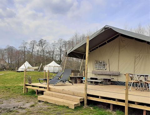 Glamping safari tent on mini campsite - 3
