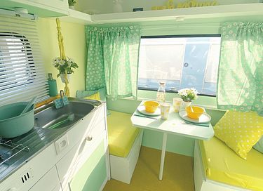Overnachten in een retro caravan - 10