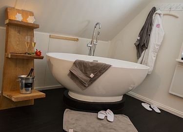 Chalet de bien-être avec bain à remous et sauna (6p) - 15
