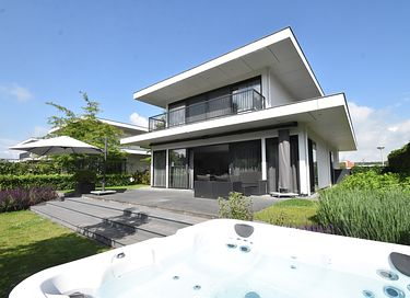 10-Personen-Ferienhaus mit Wellness