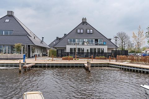 Uniek overnachten aan het water in Friesland - 2