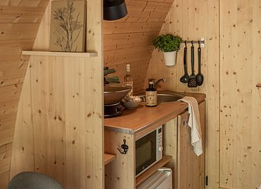 Enjoy nature in this luxury pod - 6