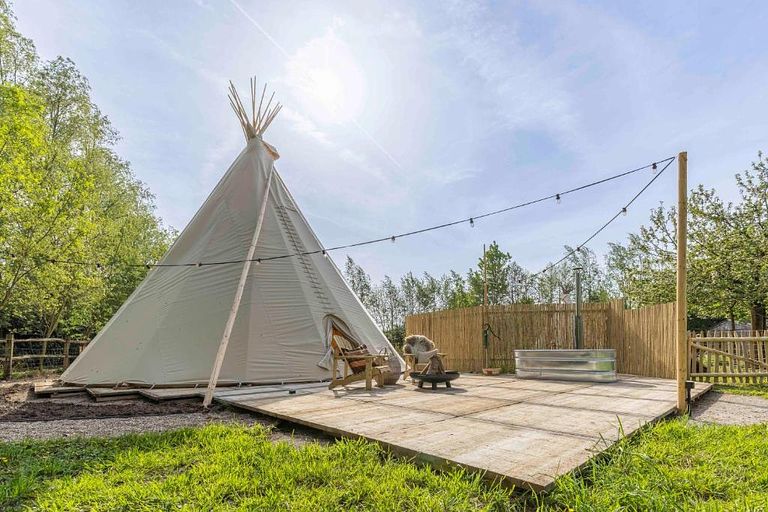 Schönes geräumiges Tipi für 2-7 Personen - 1