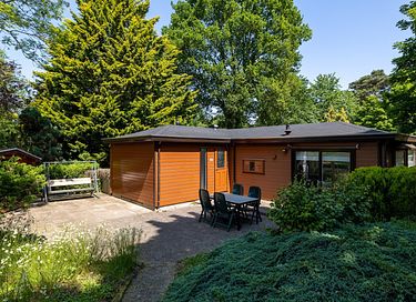 Freistehende Lodge in natürlicher Umgebung