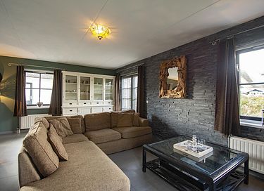 Attractive vacation home with whirlpool - 5