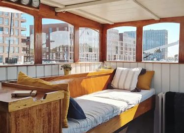 Charmante kapiteinshut op historisch schip - 2
