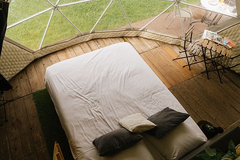 Glamping tent with bathroom and kitchen near forest - 5