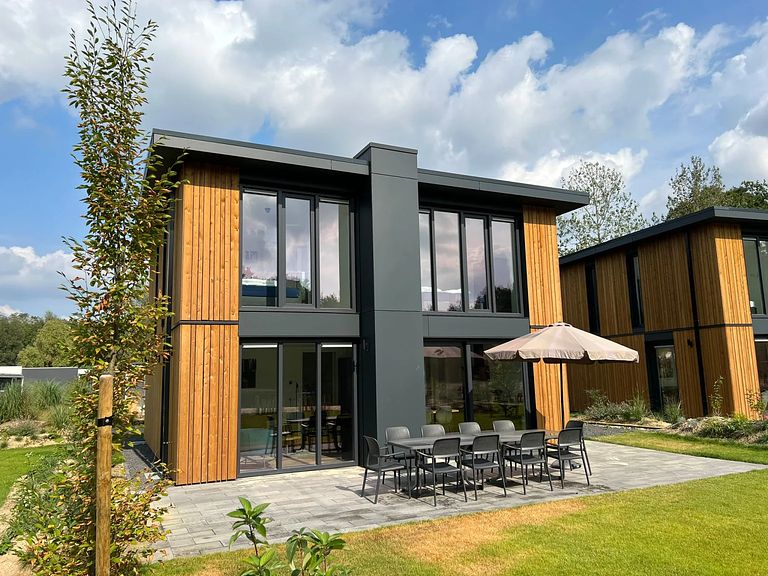 Modern vakantiehuis (10p) aan het water - 1