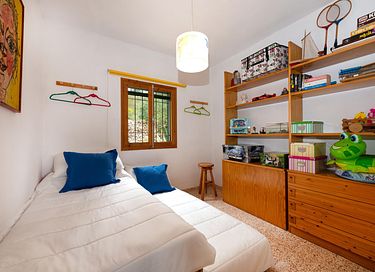 Holiday home with pool and beautiful views - 25