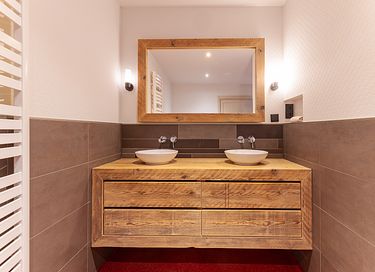 Spacious holiday home with hot tub and garden - 29
