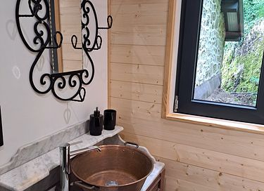Selbstversorgendes Übernachten im Wald - 17