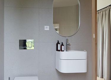 Panoramic suite in Burgundy - 13
