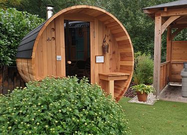 Unique circus wagon with jacuzzi and sauna - 3