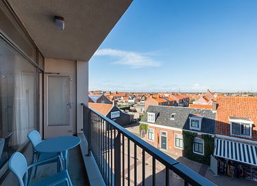 Apartment with balcony right by the sea - 16