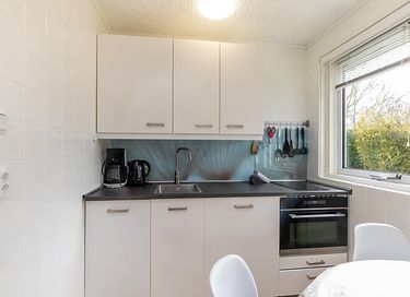 Vacation home near a large lake in Zeeland - 10