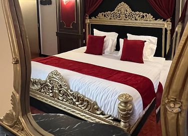 Overnacht in een andere wereld in dit hotel - 25
