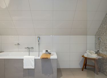 Spacious boutique hotel room on Texel island - 8