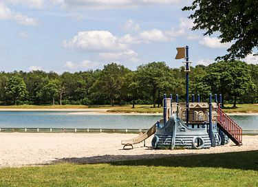 Tente glamping de luxe au bord d'un lac avec vue - 18