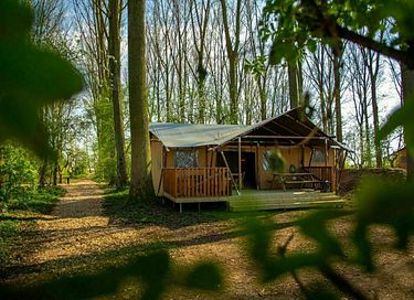 Ingerichte safaritent met privé hottub - 2