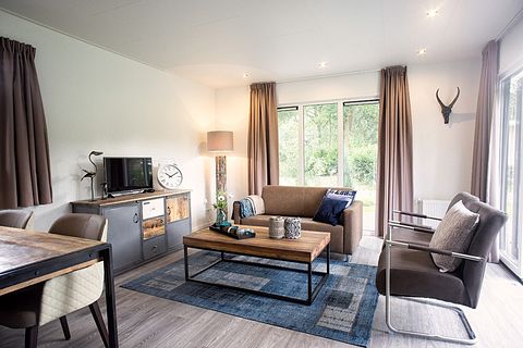 Luxe vakantiehuis met veranda in de natuur - 2