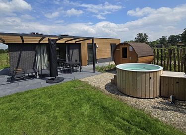 Tiny house met sauna en hottub  - 2