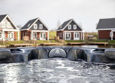 Vakantiehuis aan het water met bubbelbad