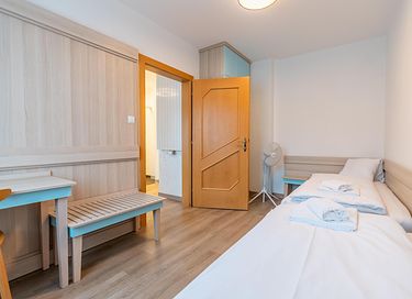 Chambre de luxe à 4 personnes dans un parc près d'un lac - 6
