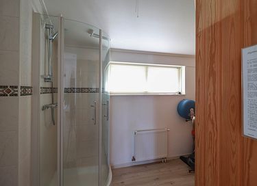 Spacious family home with wellness facilities - 50