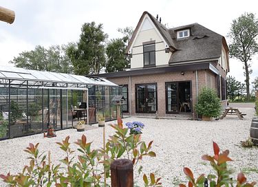 Verblijf in een stijlvol ingericht landhuis - 12