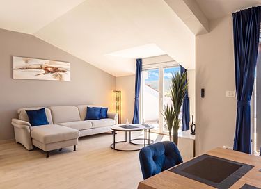 Spacious apartment with sea view and balcony - 20