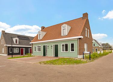 Waterfront holiday home with private dock - 13