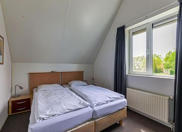Ruime 8-persoons vakantiewoning aan het water - 17