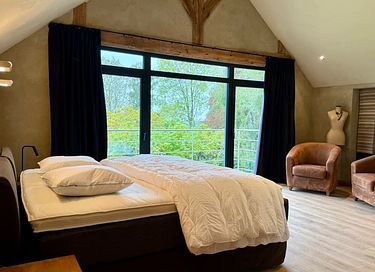 Luxuriöse Familienresidenz mit privatem Hallenbad - 17