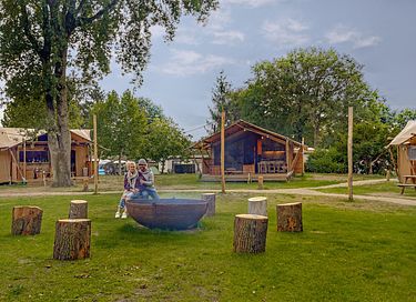 Luxury safari tent in versatile vacation park - 3