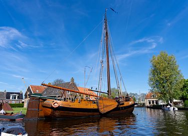 Houseboat op het water met mooi uitzicht  - 35