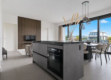 Luxuriöse Villa mit Whirlpool, Sauna und Steg - 4