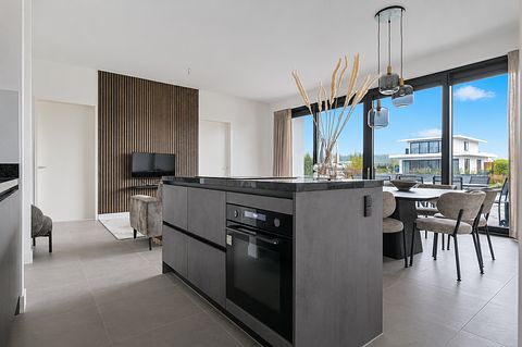 Luxuriöse Villa mit Whirlpool, Sauna und Steg - 4