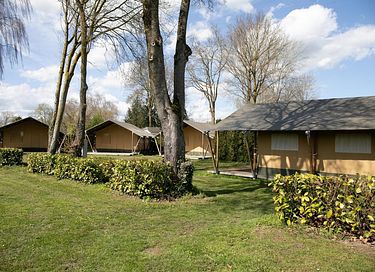 Gemütliches Safarizelt auf einem Freizeitpark - 12