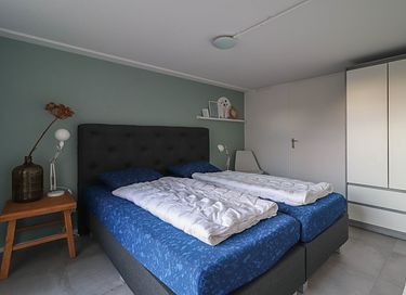 Spacious family home with wellness facilities - 9