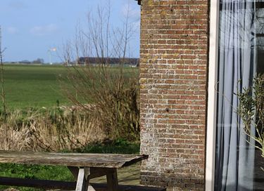 Ehemaliges Kutschenhaus mit Blick auf Wiesen - 29
