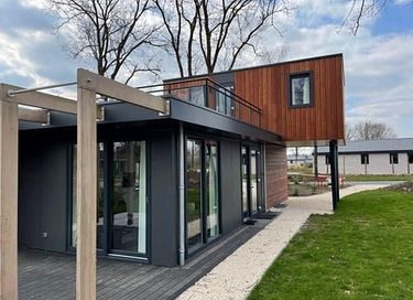 Holiday home for 8 by the water - 3
