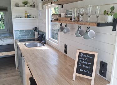 Shepherds hut near Namur - 9