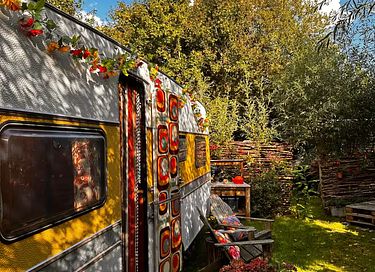 Retro B&B Caravan on a Small Island  - 3